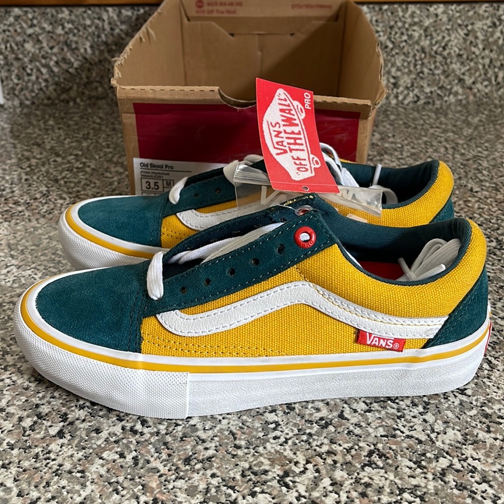 NWT Vans Old Skool Pro Kids Size 3.5, Mens Size 3.5, Women’s size 5